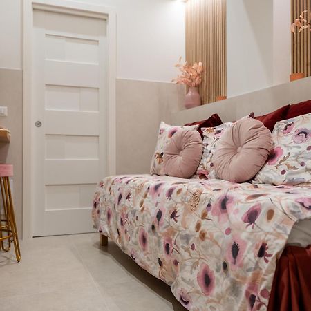Bed and Breakfast Palazzo Nicolaus Del Lungomare à Bari Extérieur photo