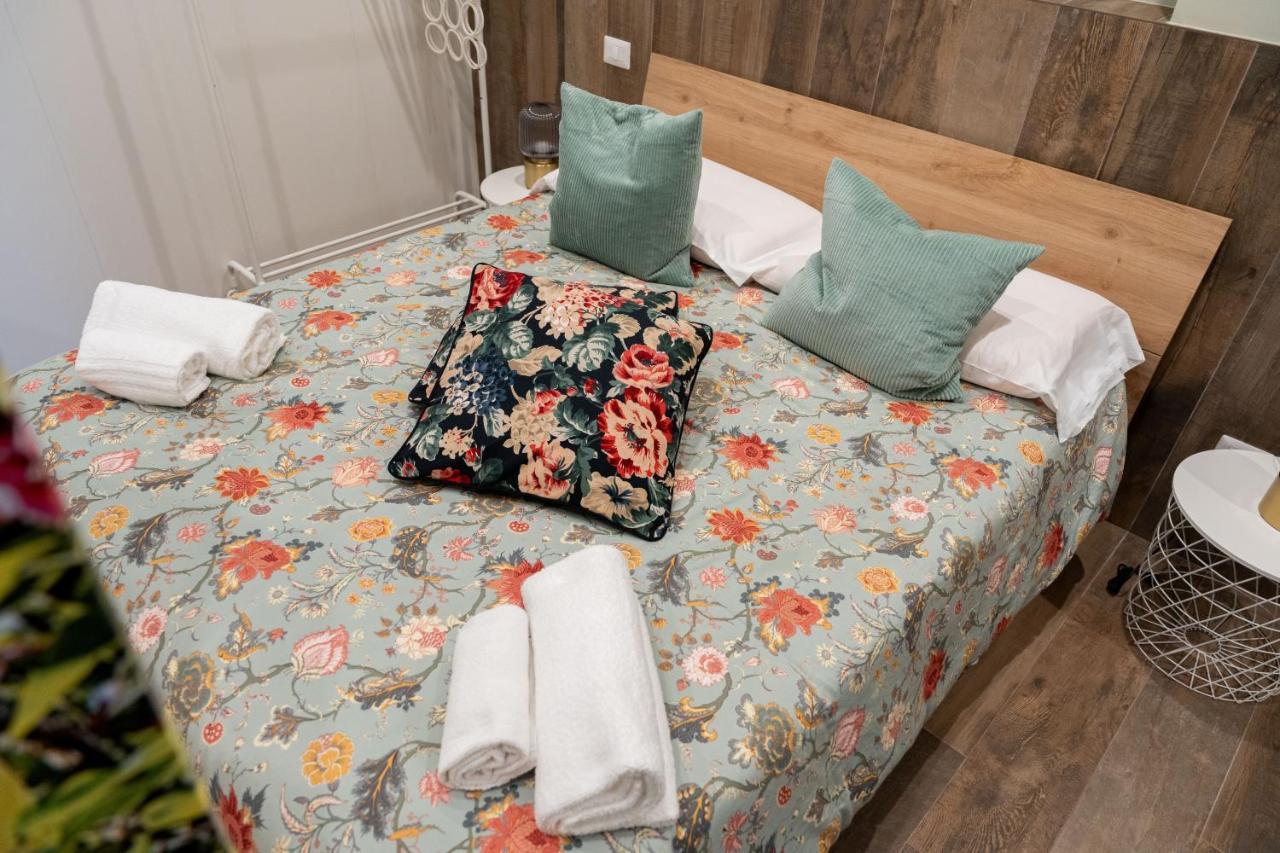 Bed and Breakfast Palazzo Nicolaus Del Lungomare à Bari Extérieur photo
